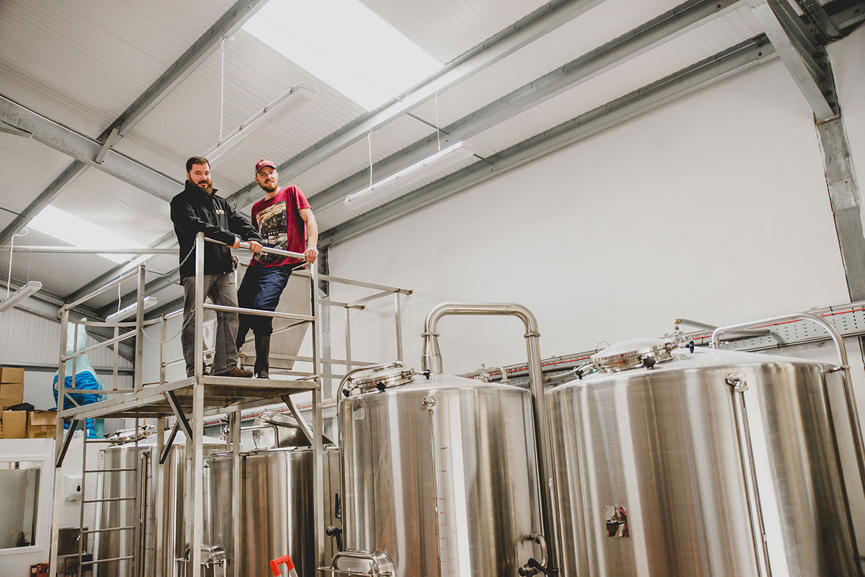 Redcastle Brewery 9902 35492107573 O